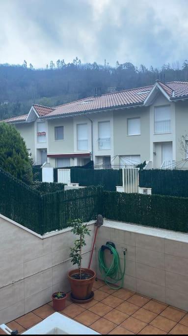 Casa En La Montana Con Piscina De Temporada Villa Arredondo Ngoại thất bức ảnh