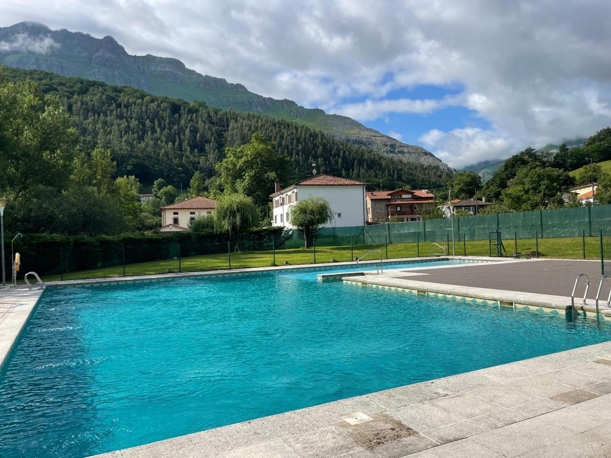 Casa En La Montana Con Piscina De Temporada Villa Arredondo Ngoại thất bức ảnh
